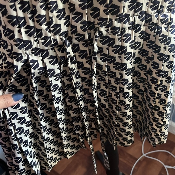 Maeve button front peplum bird print blouse - Picture 3 of 8